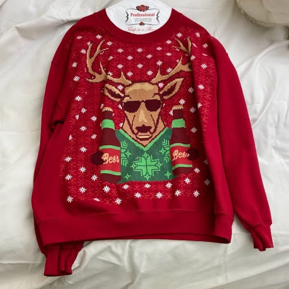 Reindeer holding two beers Christmas Sweater